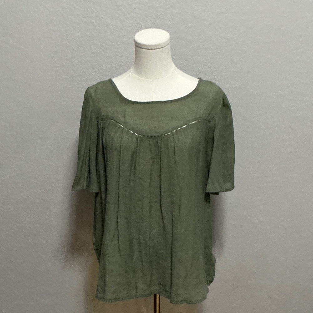 Nannette Olive Green Short Sleeve Scoop Neck Blouse